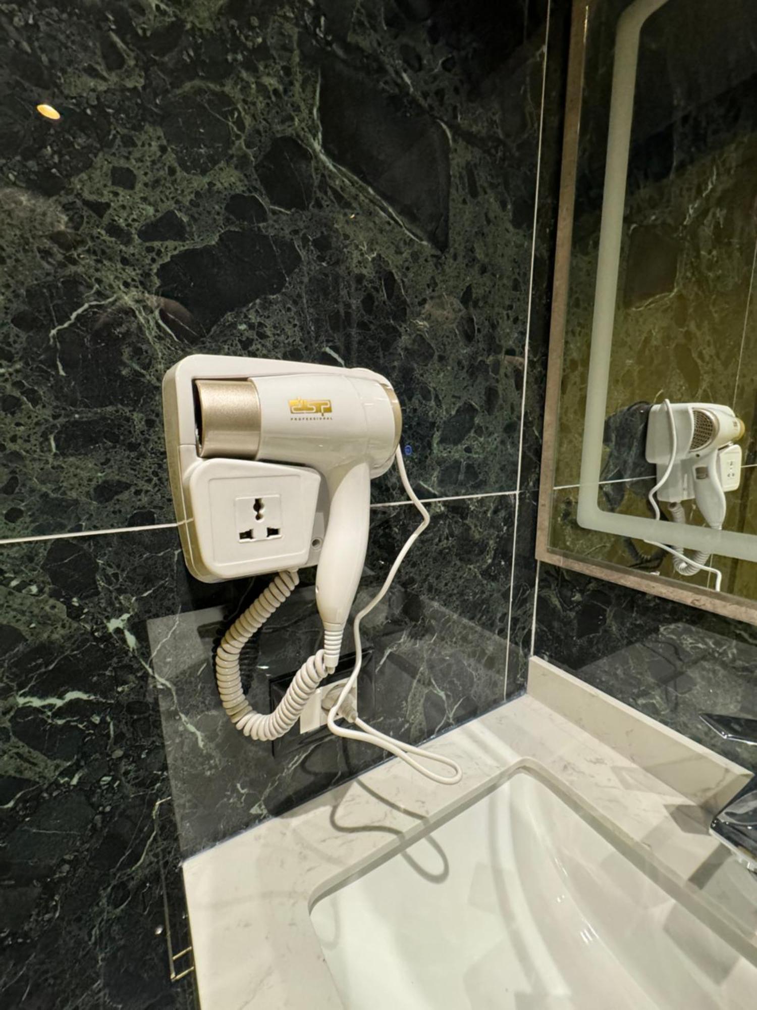 Hotel Gjika Тирана Экстерьер фото